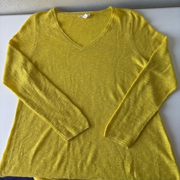 Eileen Fisher Medium Yellow V-Neck Lightweight Sweater Organic Fabric Beach - Picture 4 of 10